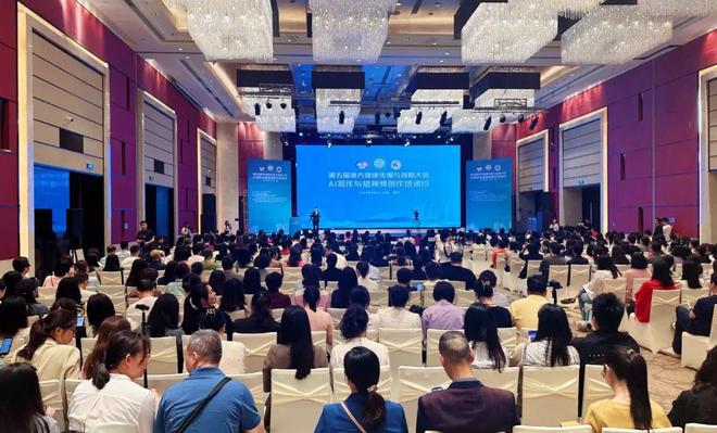 未成年女孩 关注青春期身心变化