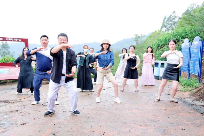 未成年开车被交警抓到怎么办