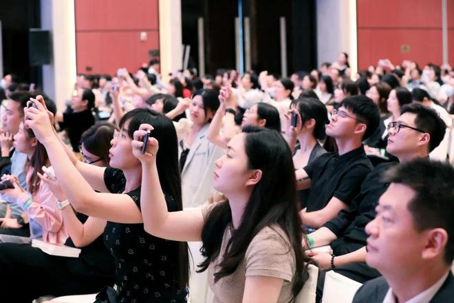 里番库动画 并且不对国际用户开放