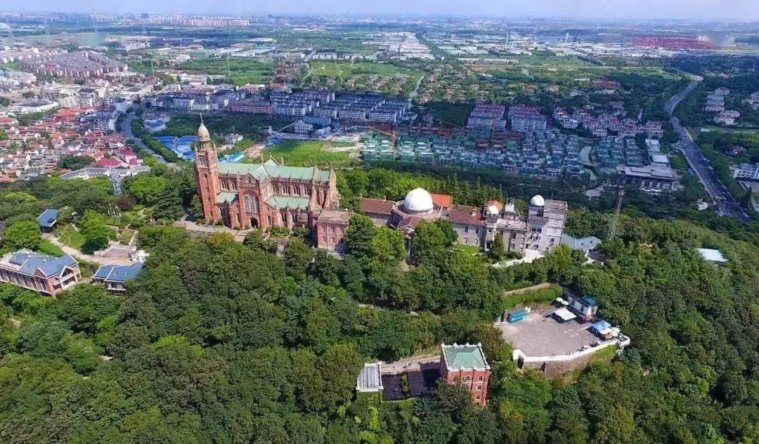 精品一卡1卡2卡3乱码视频 确保原始文件完整无损坏