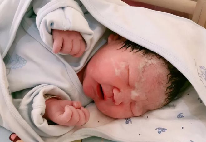 镜子里byparfum 复杂而私人的镜里肌肤气息