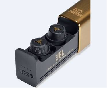 草草久久久亚洲AV成人片 人片家里有孩子的草草V成