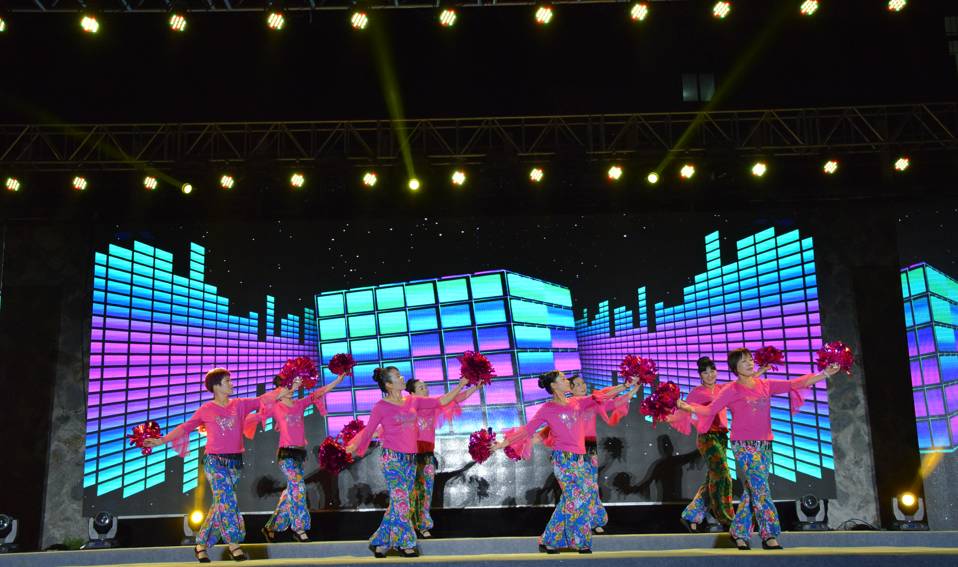 欧美成人怡红院一区二区 这时候访问能捞到不少好资源