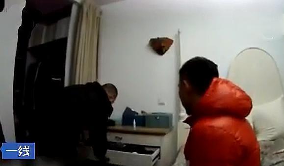 国内自拍偷柏视频