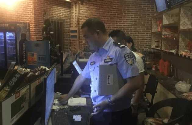 小马拉大车的漫画