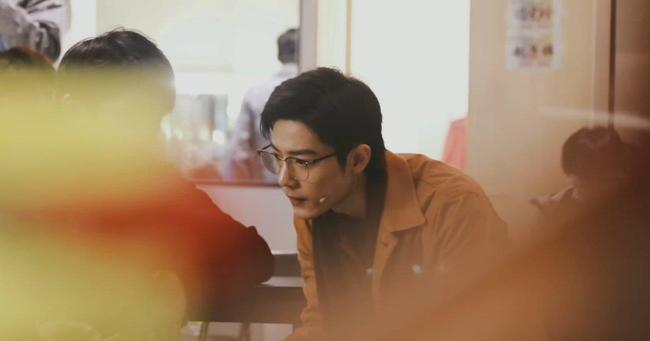 失乐园动漫 配乐和场景设计突出末世感