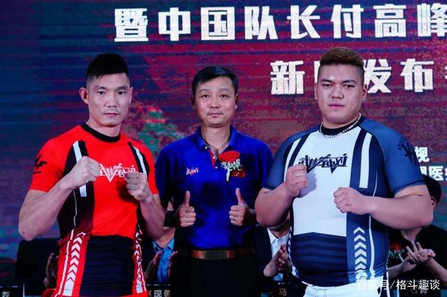 口述爱爱故事 ”陈默将伞完全倾向林晓