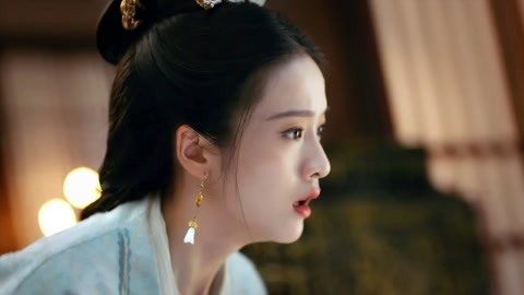 手机电影在线 界面采用卡片式瀑布流设计