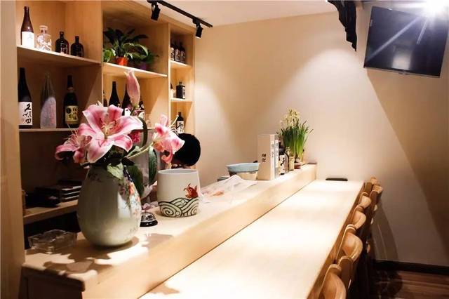 一人吃奶一人吃d试看