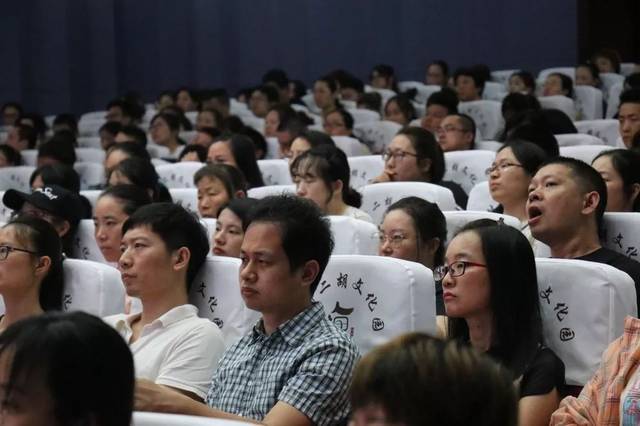 未成年情侣在家