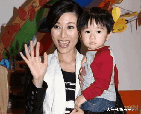 特工为什么不摆动右臂啄木鸟