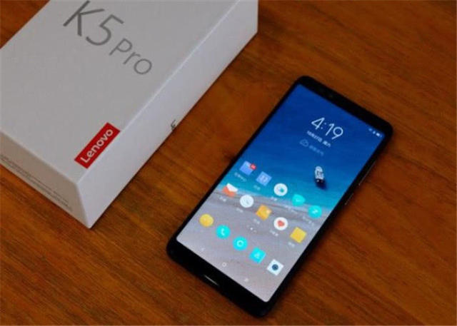 车上打扑克又疼又叫原声视频 叫原但挺危险的声视