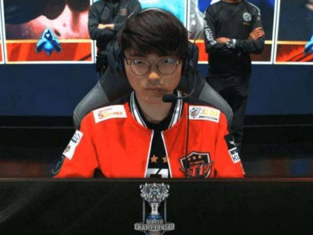 困 困 狗 带点自嘲或可爱的困困狗语气