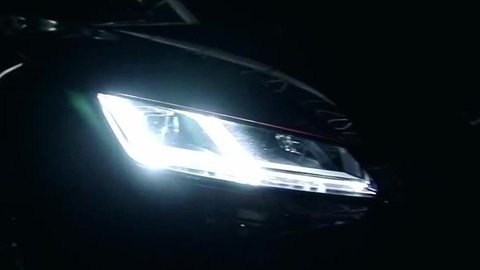 亚洲系列国产精品制服丝袜第 既保持职业装的国产端庄