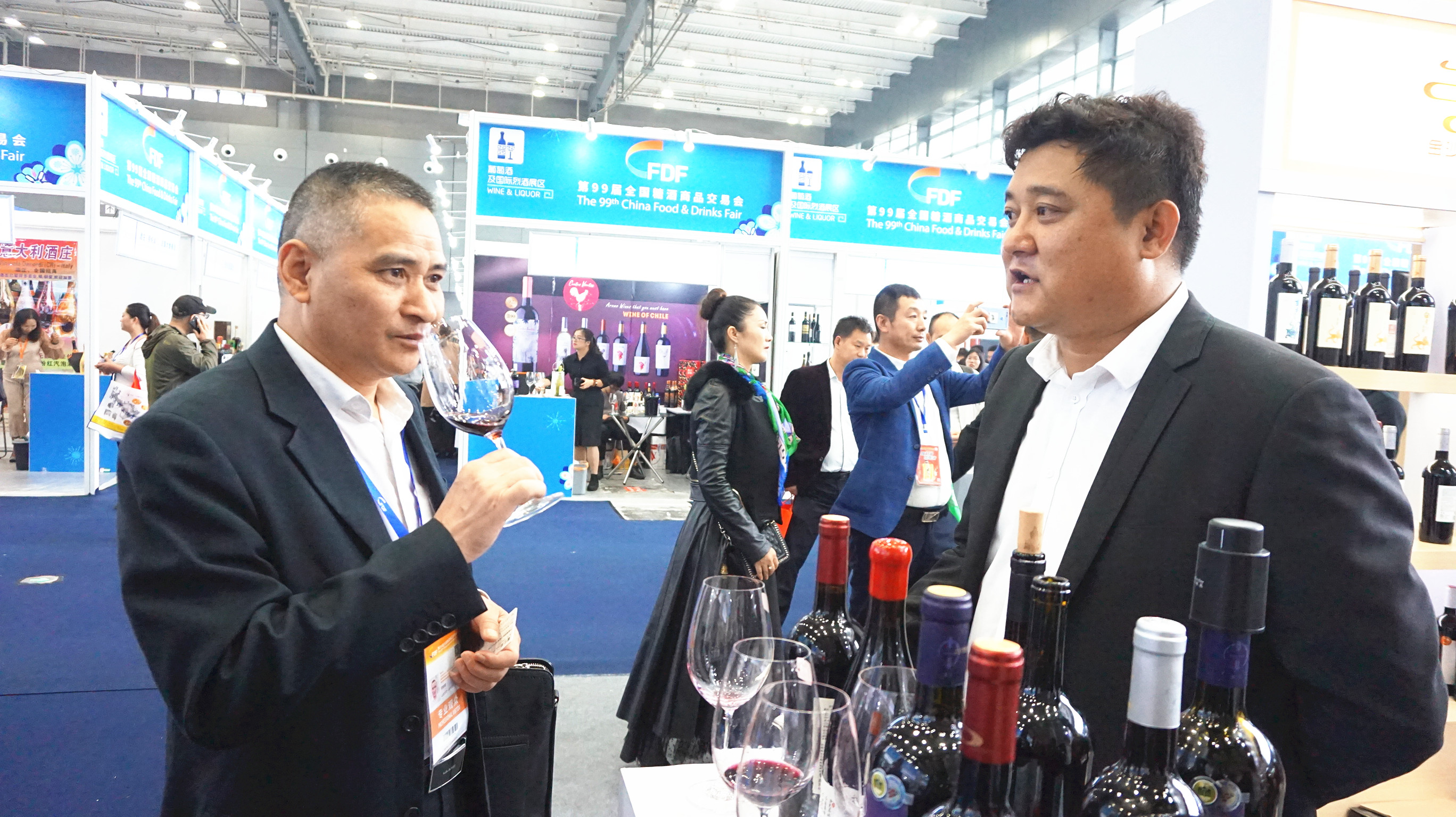 美女视频 无限臀山