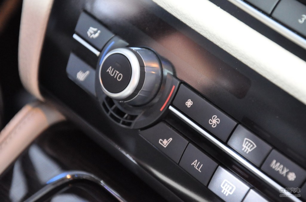 兄妹乱伦 操自己妹妹 大二