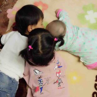 小马拉大车童子鸡 车童在正式交流或公开场合