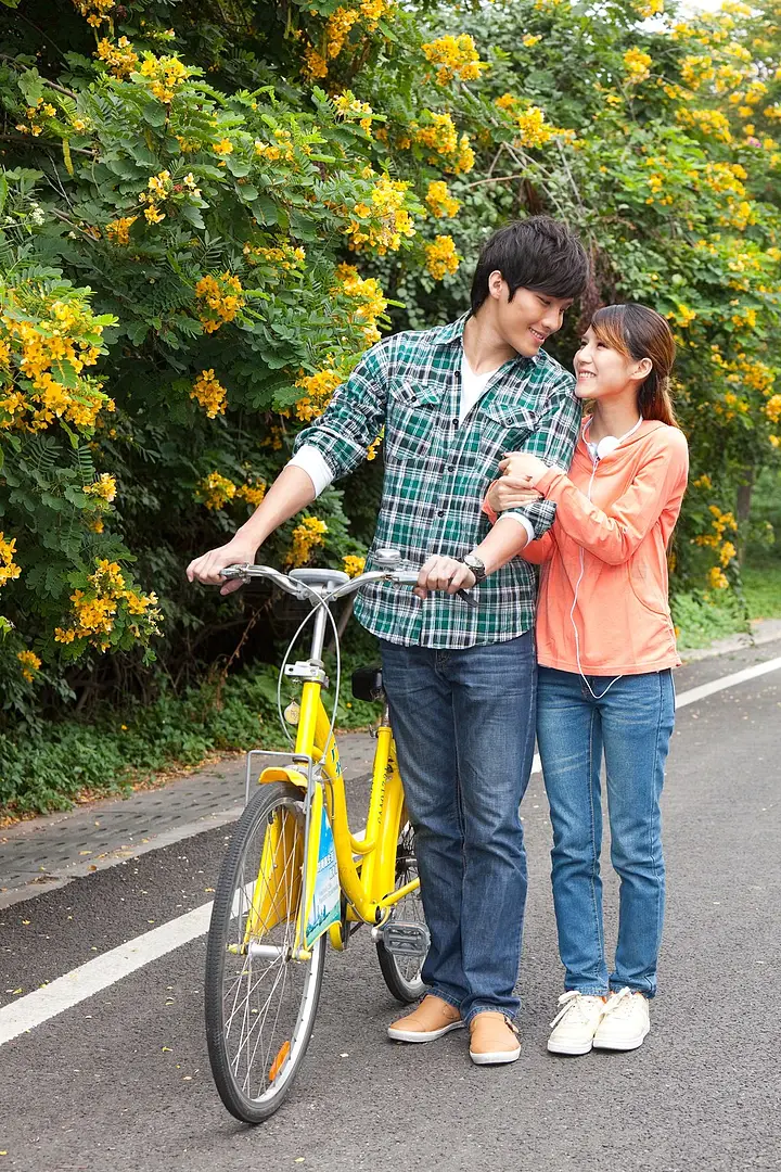 俄罗斯短剧美丽的秘书