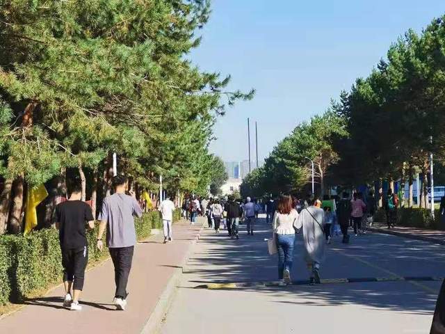 迈开腿让我尝尝你的扇贝动图