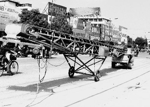 +困 困 狗 困困狗狗：可能指小狗