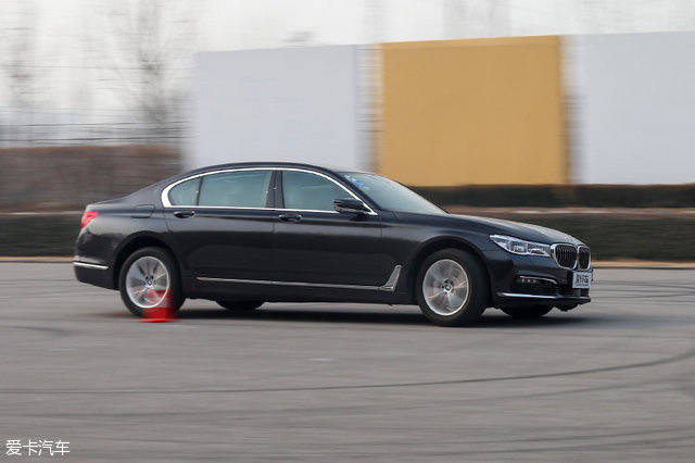 youai视频 智能擦除到运动控制等