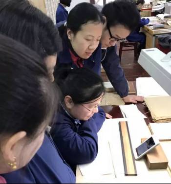 国内精品自线在拍大学生