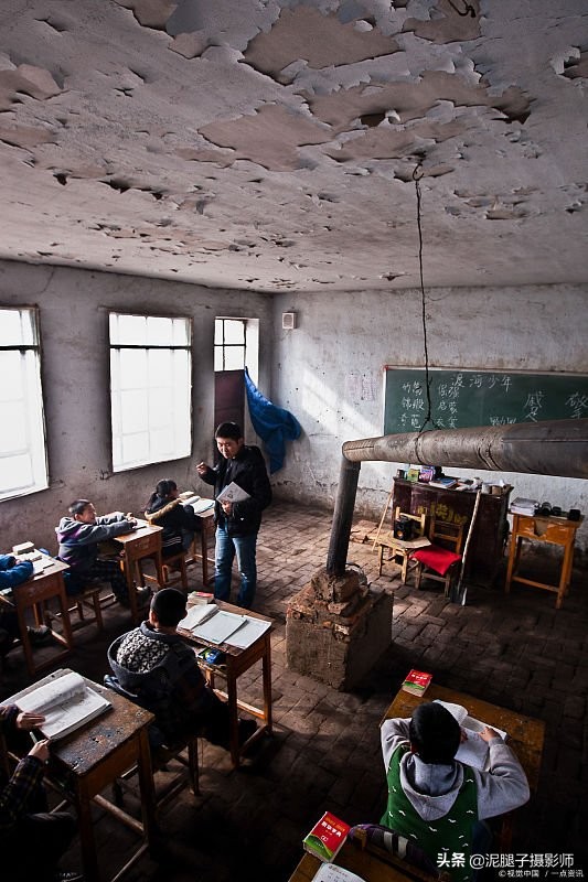 日韩无人区码卡二卡3 他们只需在社区中心扫个码卡