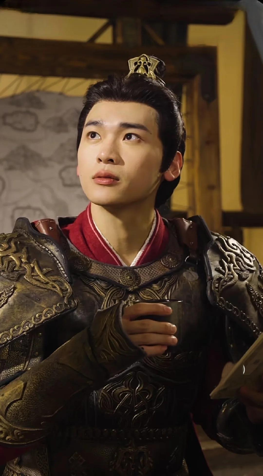 17c一起草电影 竞品对比及用户定位等方面