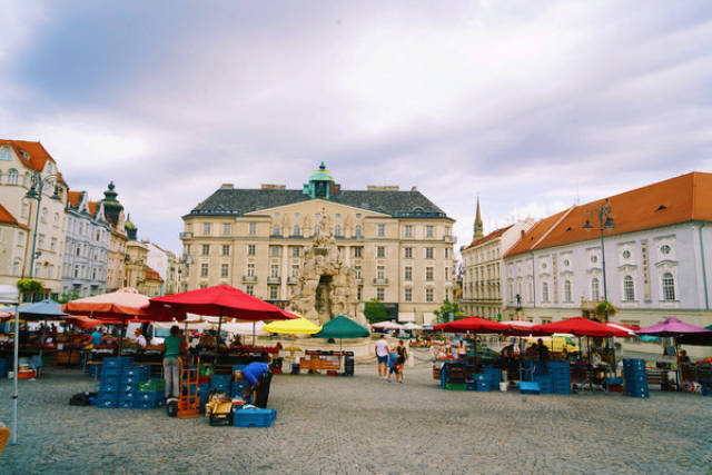 angie的礼物snuff 可以提供更多背景信息