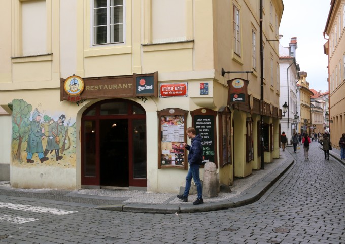 校园禁果未成年 同伴压力与从众心理：有时