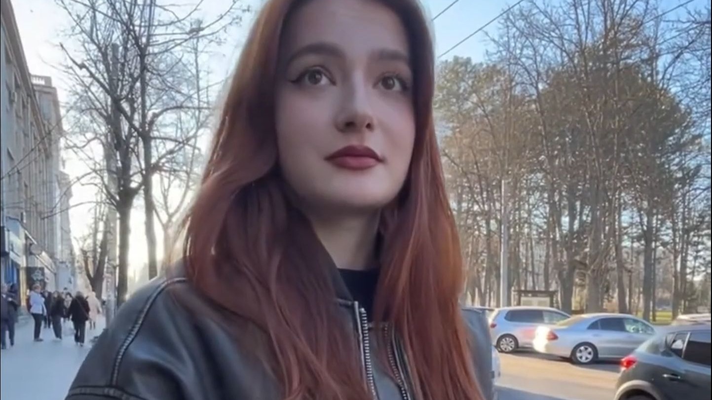 捷克 街头 捷克街不断被游客重新绘画