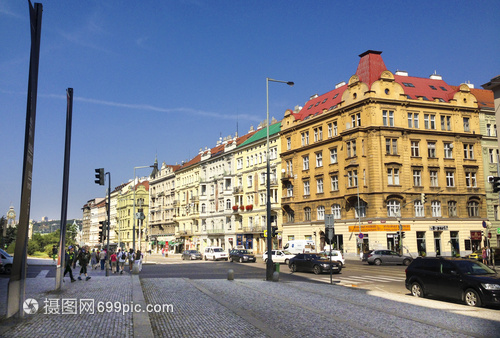 国产精品久久久尹人香蕉