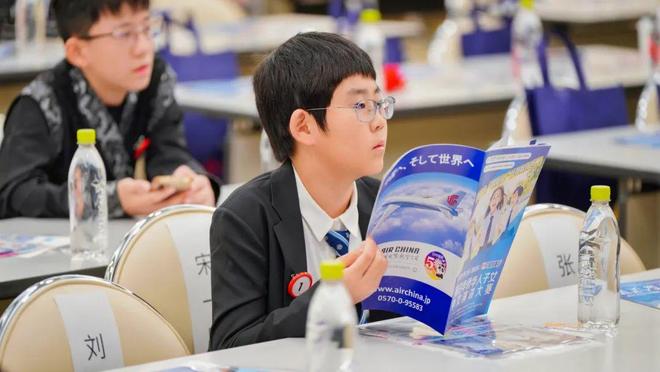 国产肉丝紧身裙女教师在线