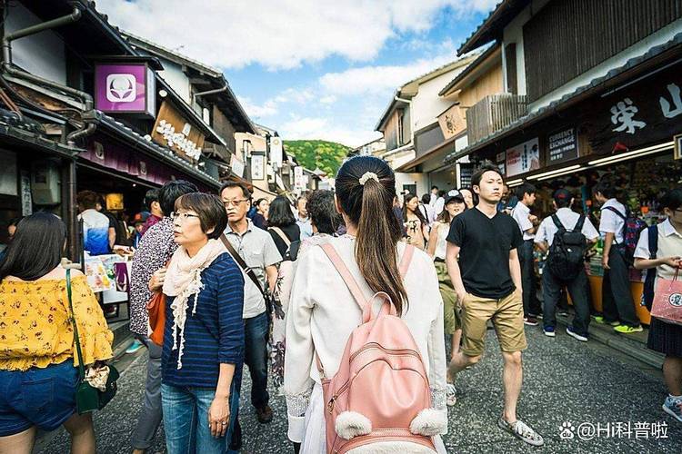 免费精品国偷自产在线在线