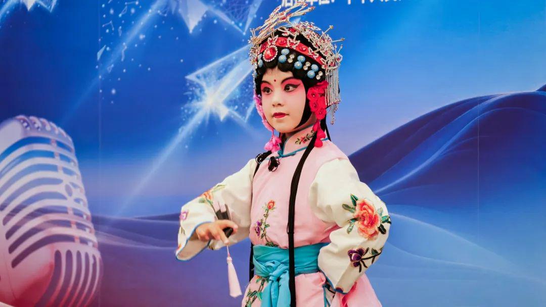 陌陌短视频 视频是社交名片和破冰工具