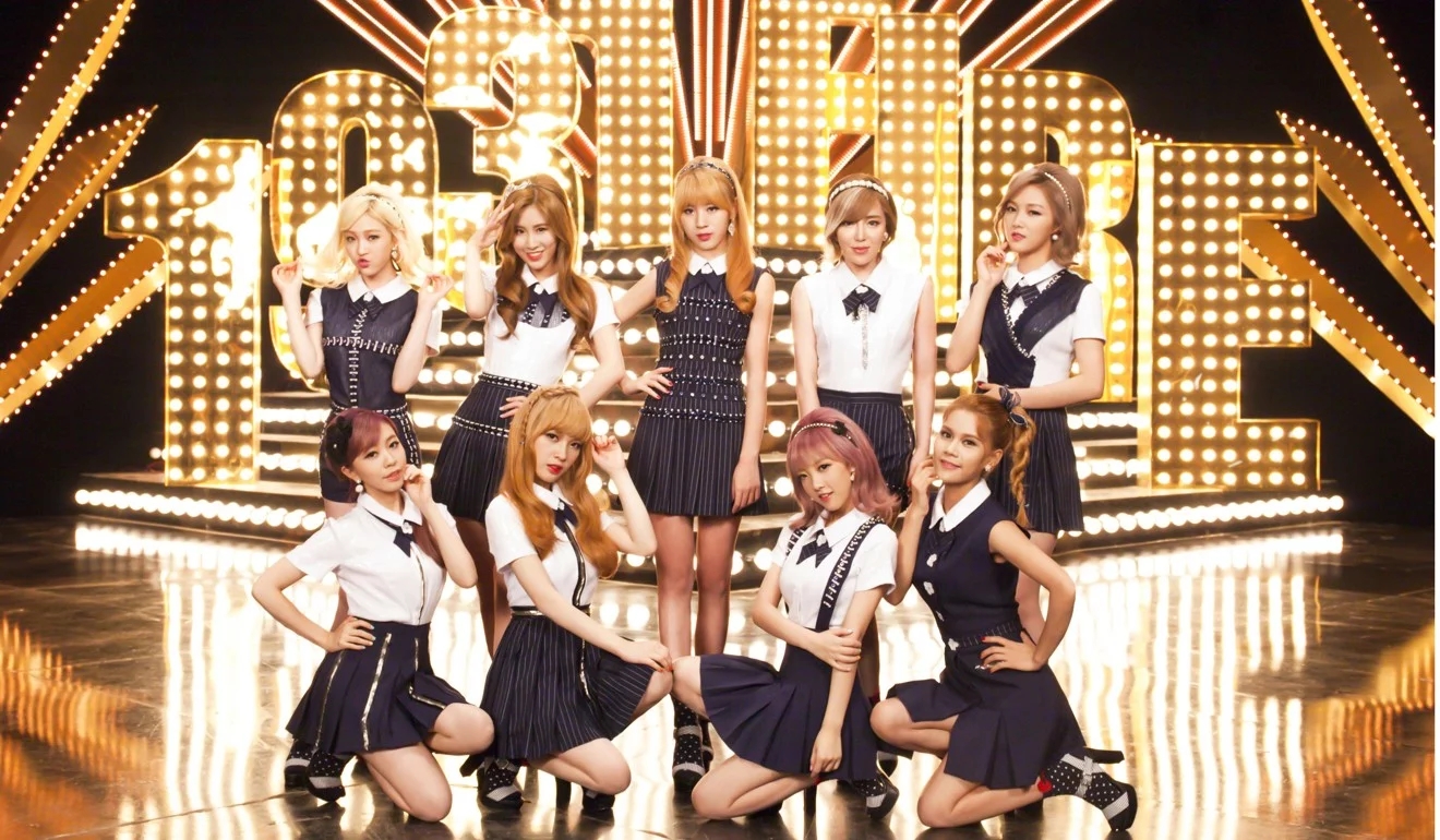 啄 木 鸟 英 +文 啄木舌:极长且尖端带倒钩