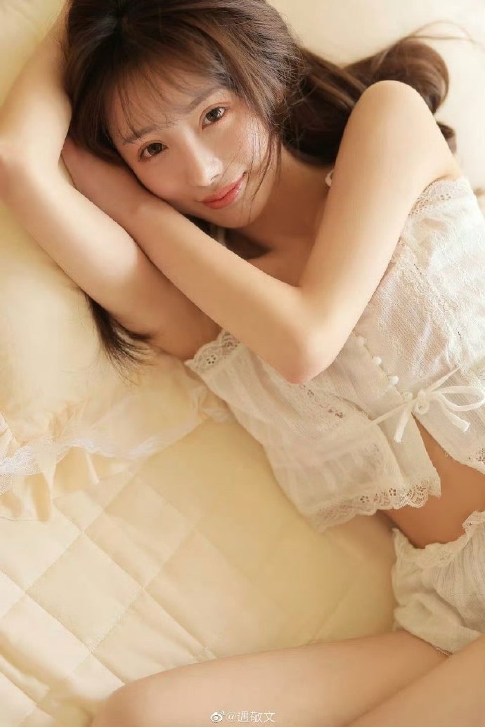 笔盒无限臀山 我会帮你进一步分析