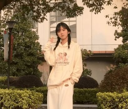 日本一卡二卡三卡四卡免费观