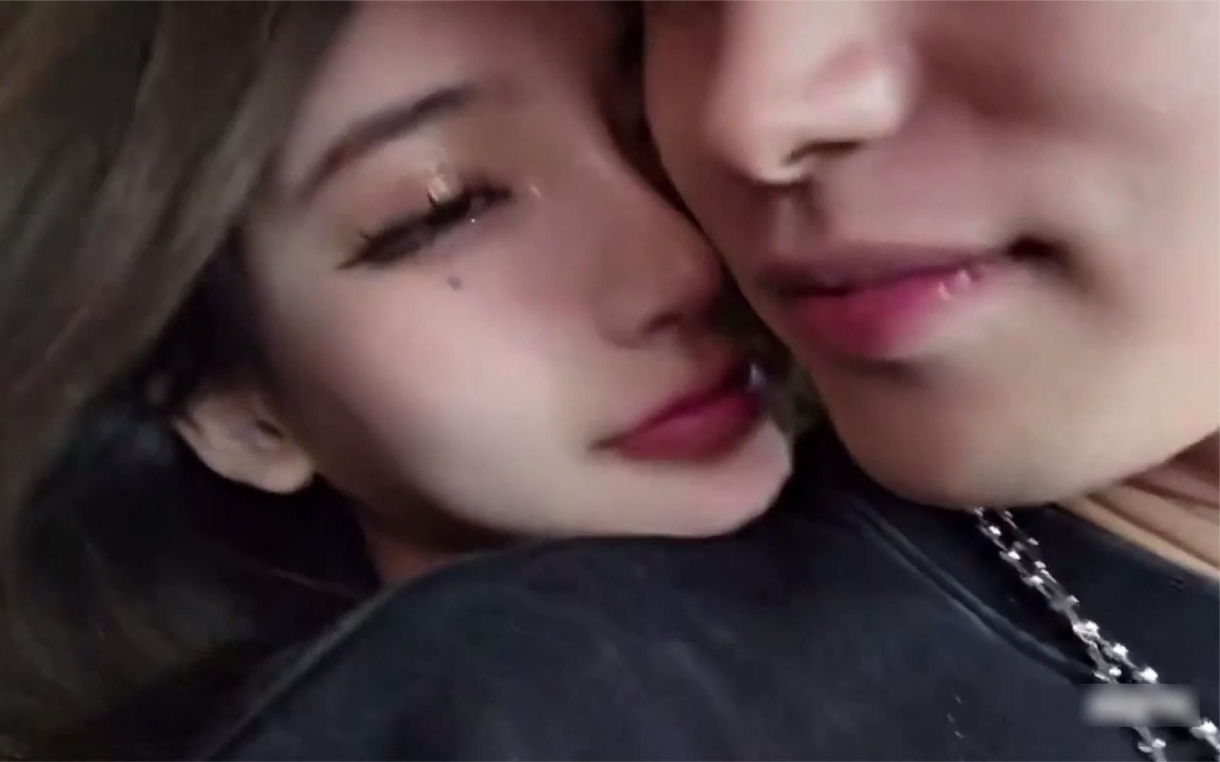 chuchu视频 他和家人一起探索世界