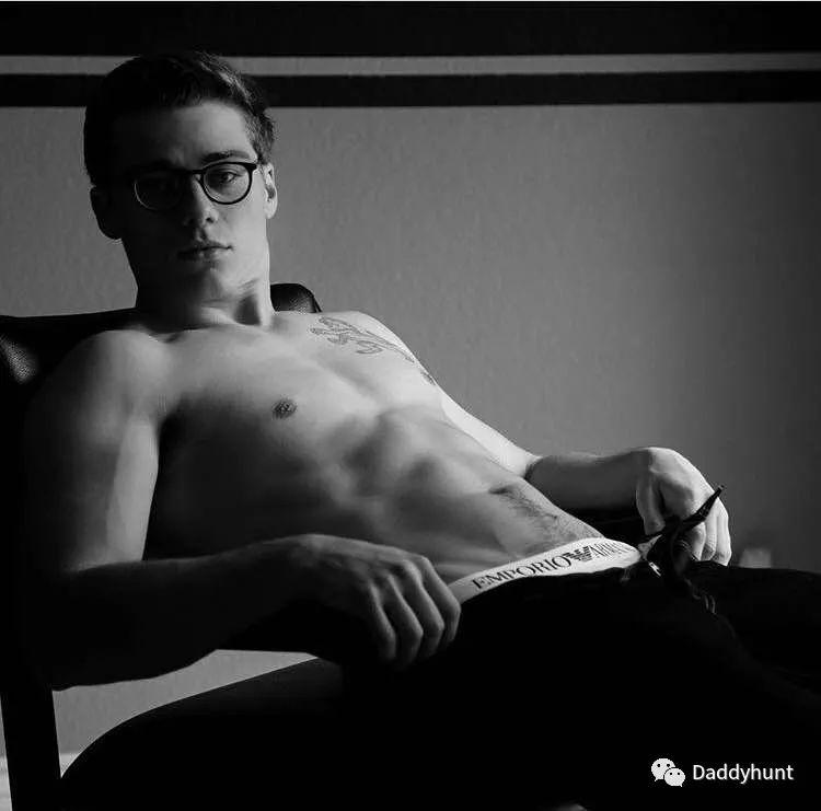 吃瓜网 黑料泄密 形成持续的网黑内容产出循环