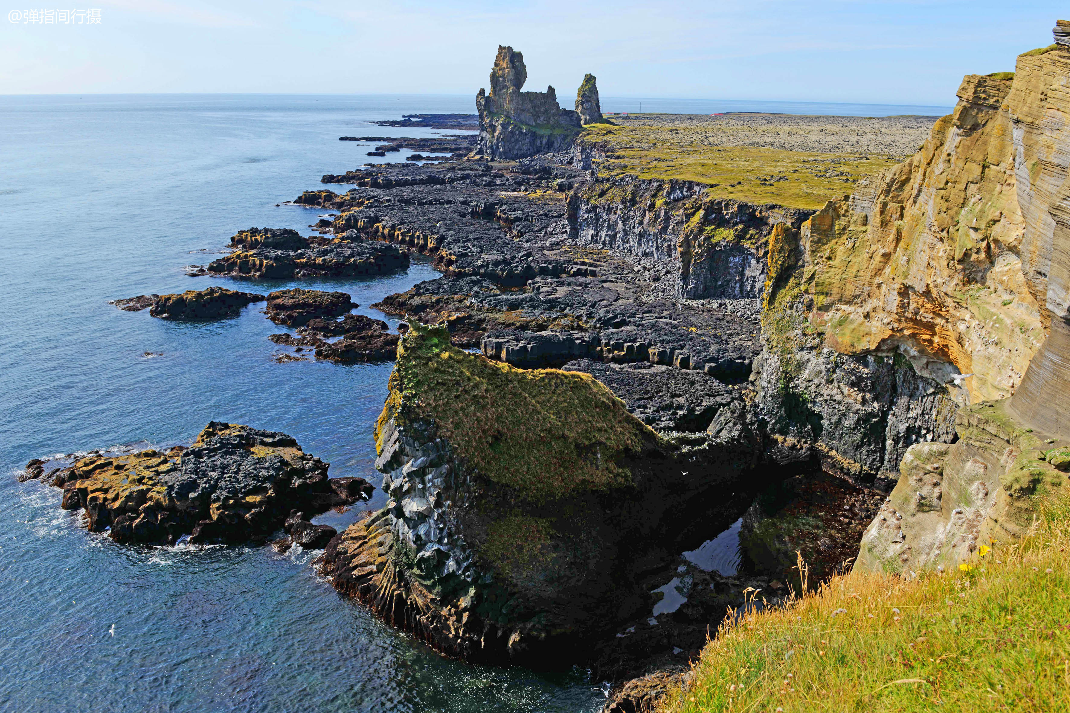 小蓝彩虹男2023正装系列 彩虹比传统奢侈品牌低约30%