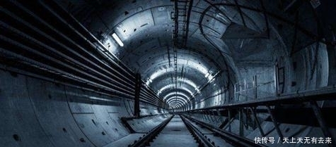 亚洲国模精品一区