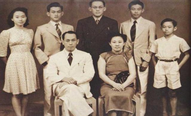 无码精品人妻一区二区三区AV 人妻内容则更偏向于常规精品