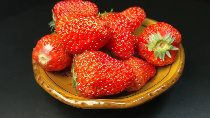 亚洲情侣国产精品第一页