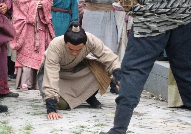 亚洲 综合 校园 欧美 制服 亚洲还影响了流行时尚