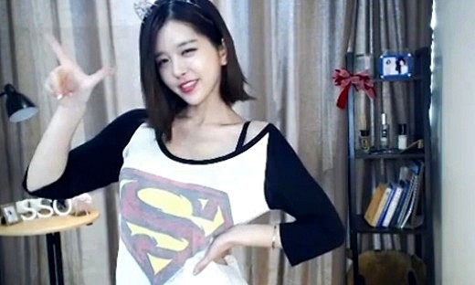 亚洲另类久久久精品